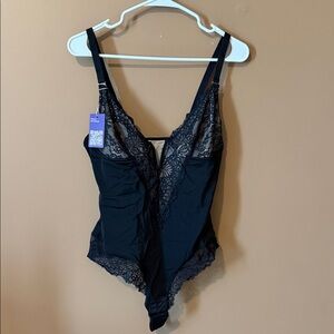 Hey shape lace bodysuit